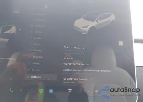 2023 Tesla Model Y Awd/Long Range Dual Motor All-Wheel Drive z USA, uszkodzony, nr VIN 7SAYGAEE3PF640307